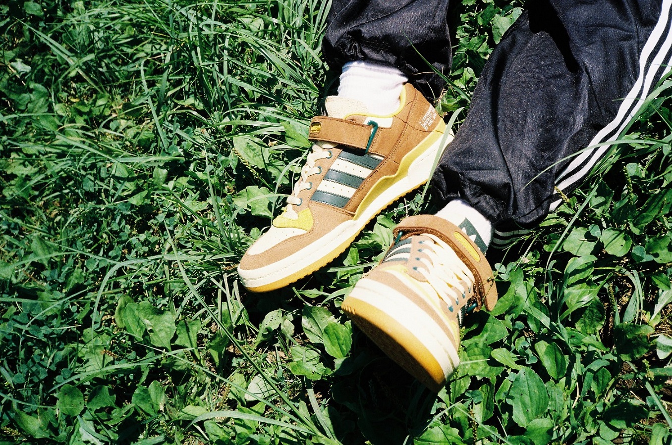 atmos x Adidas 'Yoyogi Park' ZX 8000 Forum Low - The Kickz Stand