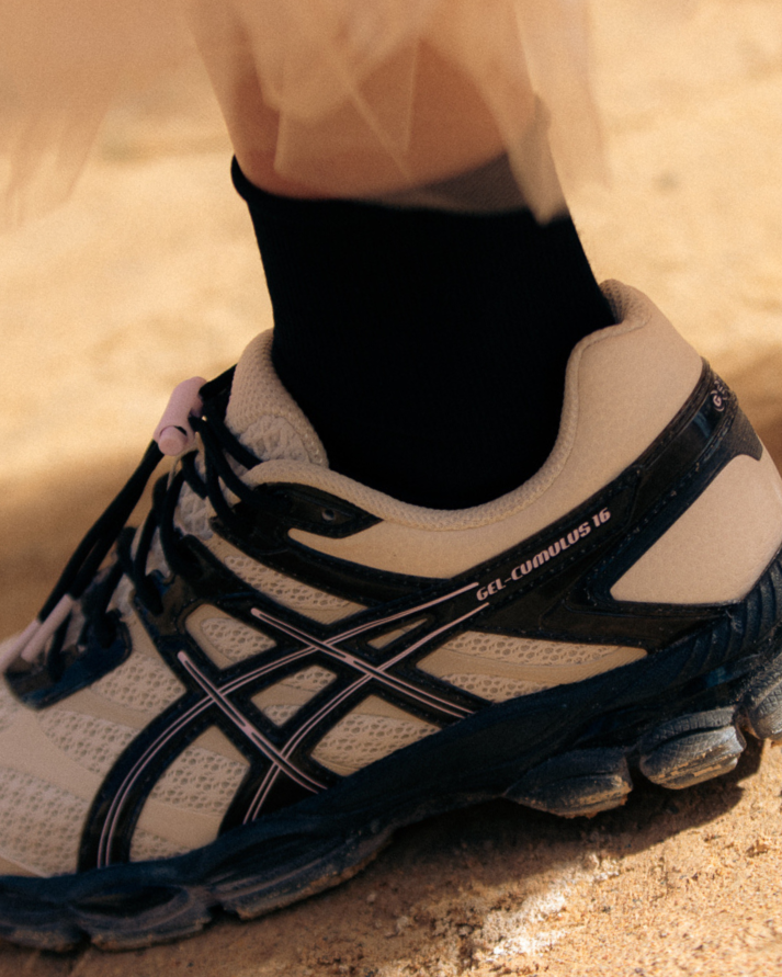 FINESSE ASICS GEL-CUMULUS™, FINESSE x ASICS GEL-CUMULUS™ 16 &#8216;Desert Rose&#8217;