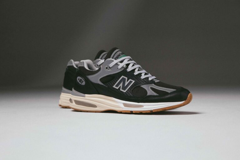 UP THERE x New Balance  991v2