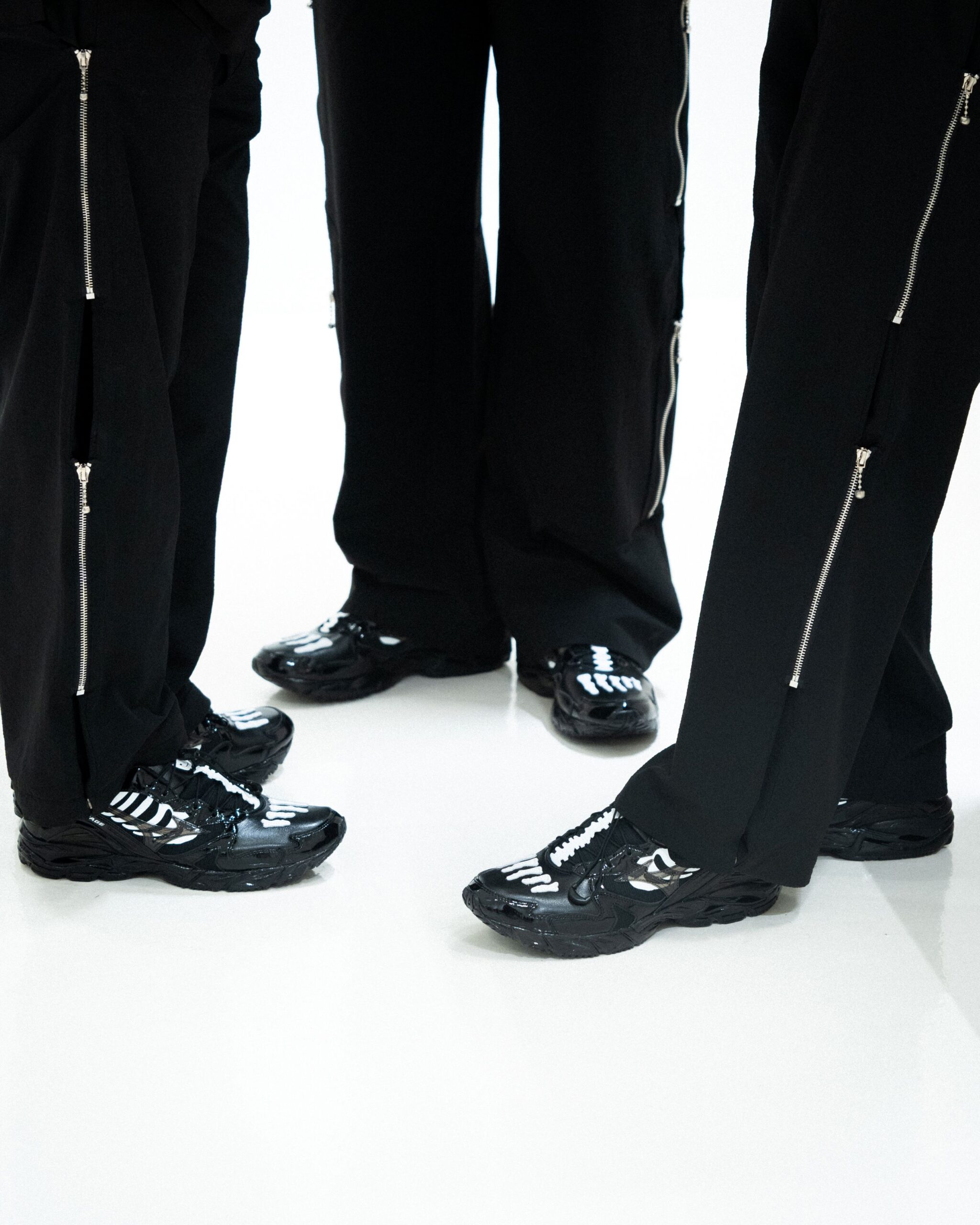 SBTG x Mizuno Wave, SBTG x Mizuno Wave Rider 10 “Bones”