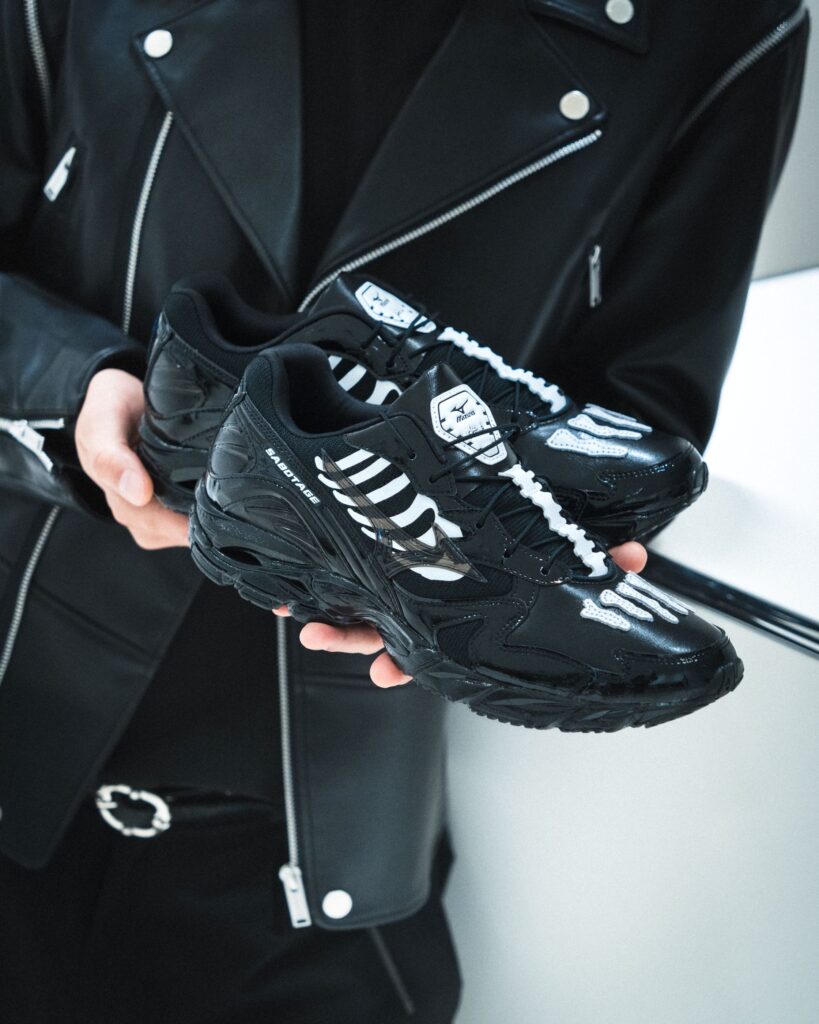 SBTG x Mizuno Wave, SBTG x Mizuno Wave Rider 10 “Bones”