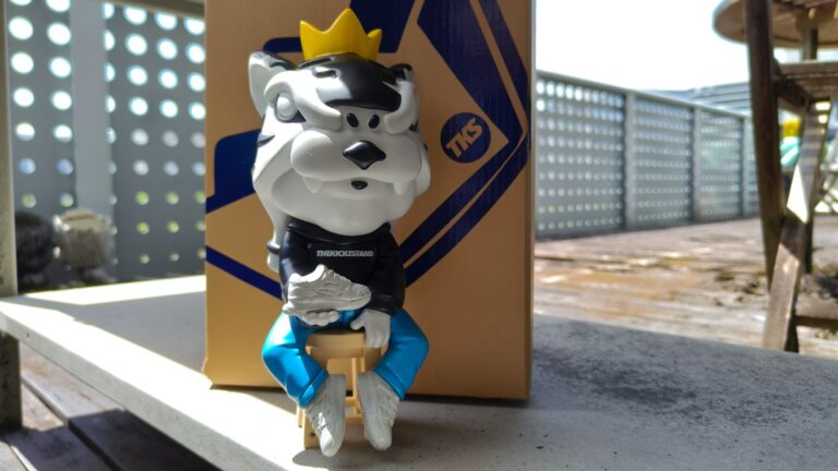 Tanavit23 x The Kickz Stand ‘Jemed Kickz’ Collectable